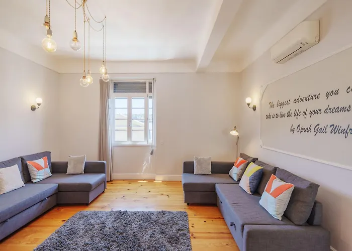Stylish Apartment For 10 Guests