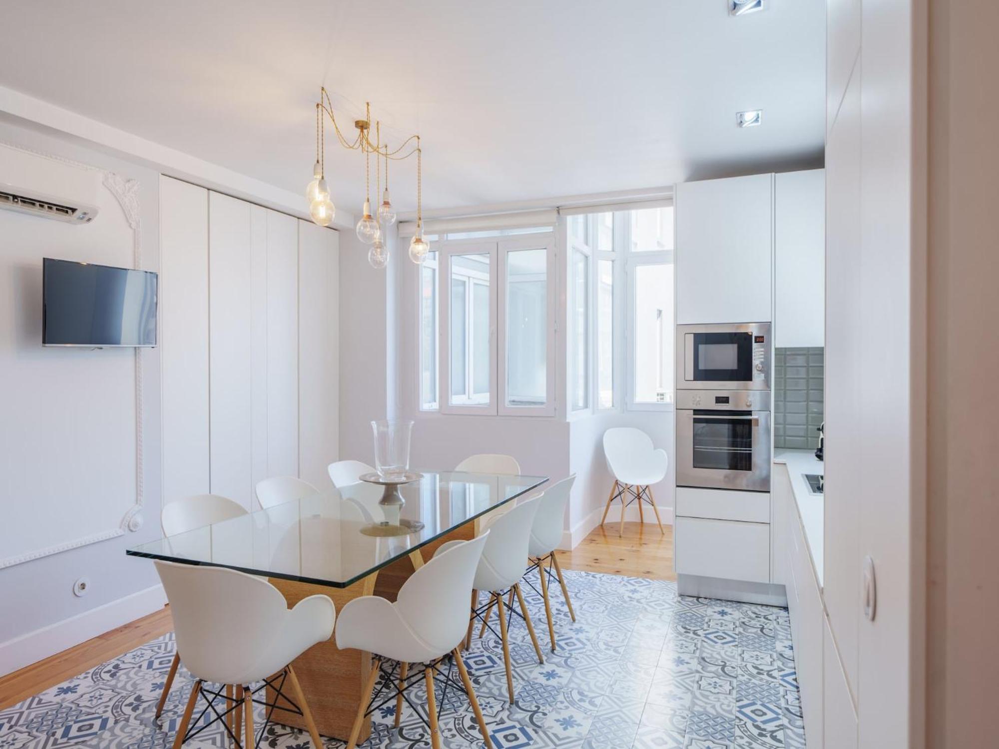 Stylish For 10 Guests