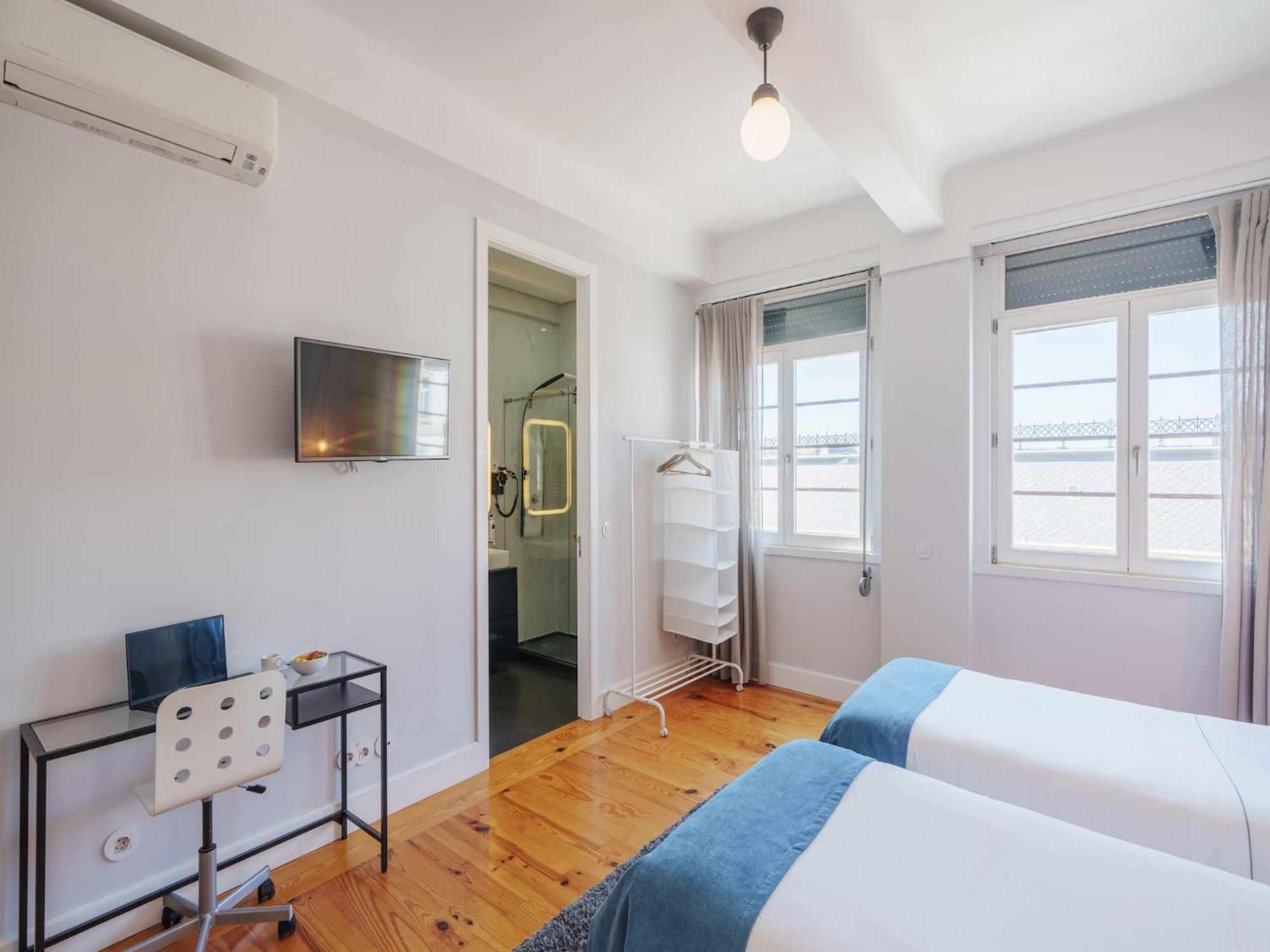 Stylish For 10 Guests Appartamento Oporto